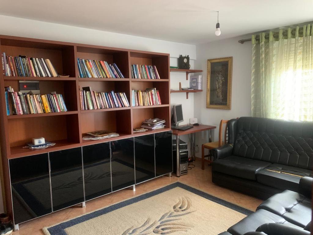 New Bazaar Apartment Tiranë Ngoại thất bức ảnh